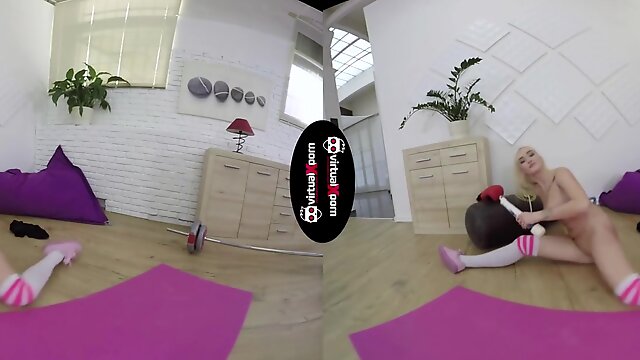 Daisy Lee in Flexi Daisy Lee Stretching - VirtualXPorn