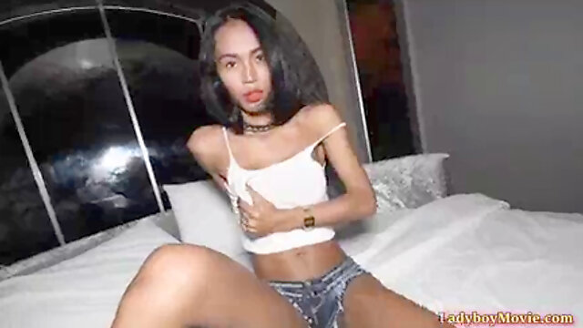 Ladyboy Bovei, Young Thai