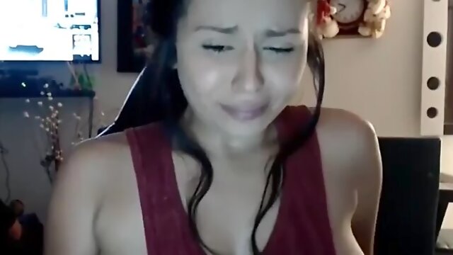 GF flashes tits while oblivious BF plays GTA 5