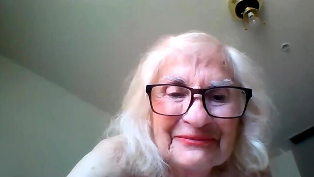 Webcam Granny, Schlaffe Titten Oma