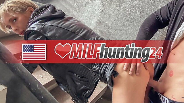 MILF Hunter nails Vicky in an office ruin! milfhunting24