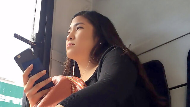 Extraordinaire Candid asian feet in Sandals on London Bus (With FaceShot)