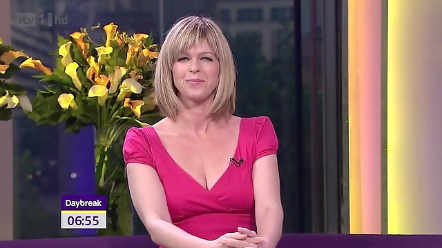 Low Cut, Low Boobs, Kate Garraway, British Celebrity, Cleavage, Sexy Dress