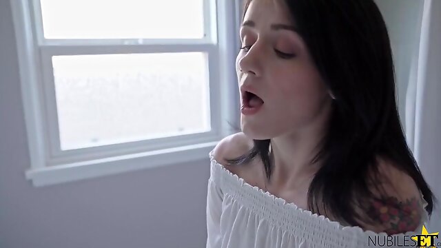 Rosalyn Sphinx - Uncontrollable Orgasms