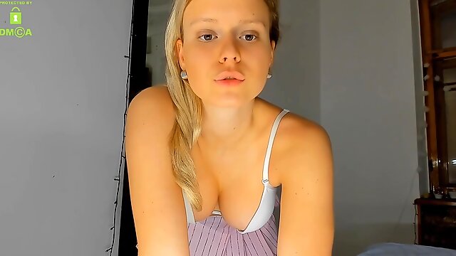 Blonde Webcam, Solo