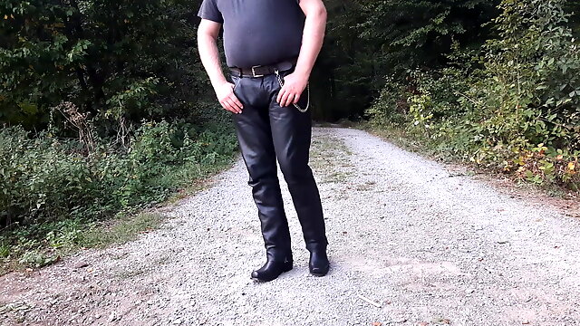 Man in leather pants (Ich in Leder) 1