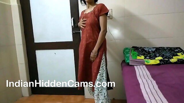 Desi bhabhi masturbating and fingering herself while home alone