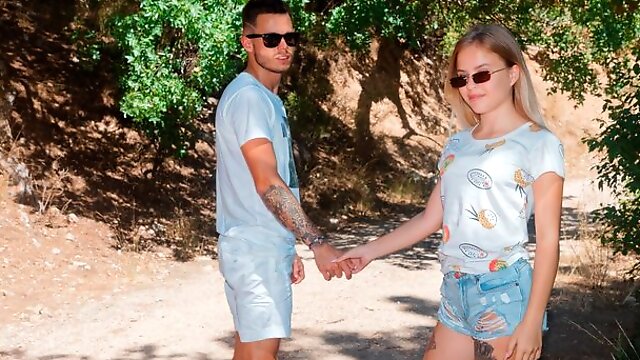 Im Stehen Gefickt, In Den Bergen