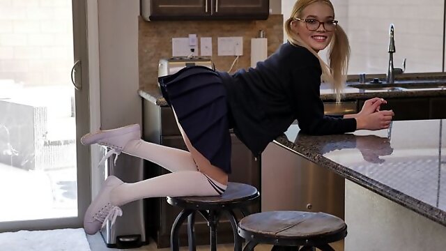 Playful nerdy blonde Katie Kush opens her gate for a massive machine