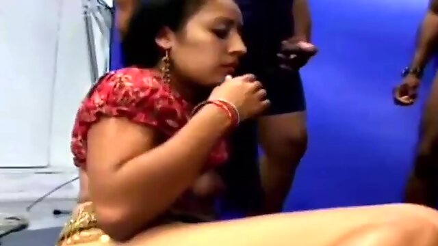 Naughty Indian Aunty Gangbang hindi porn