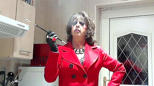 Classy dressed Mandy