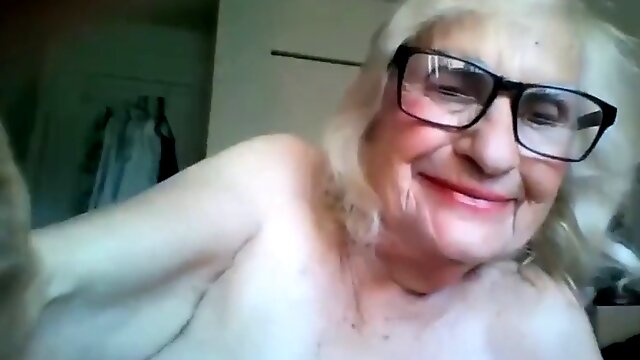 Does anybody know this blonde granny name?