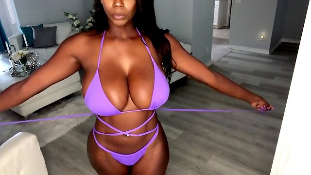 Busty ebony teen try on