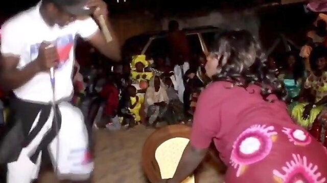 SABAR DANCE ASS CLAP FROM SENEGAL