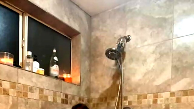 Lexxxi Luxe using dildo in shower