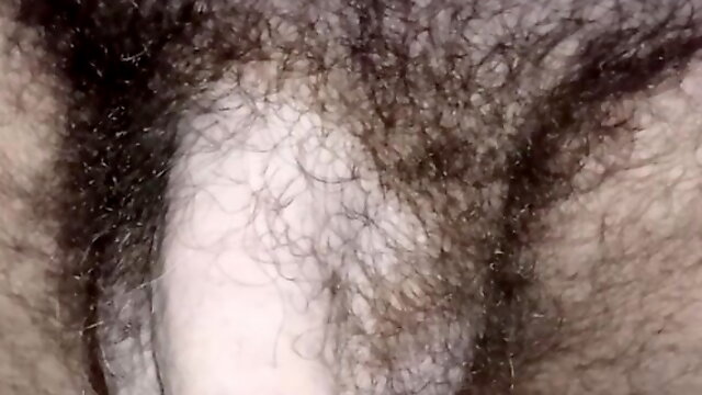 Pissing on my feet in the shower