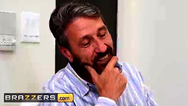 Oral job, black-haired, bubble-butt