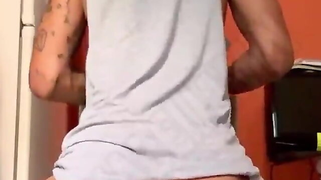 Bubble butt boy shows his hole