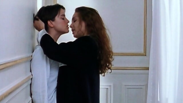 French Lesbian, Kissing