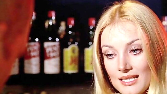 Barbara Bouchet - Milano Calibro 9 (1972)