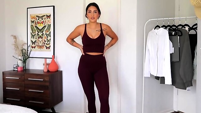 A Star Is Born, Cameltoe Try On, Gym Leggings Review