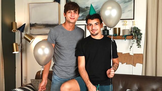 Quarantined cuties Daniel Greene and Elliot Finn fuck each other