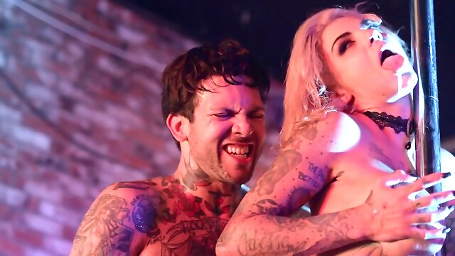 Bonnie Rotten is tattooed stripper who likes to squirt before sex