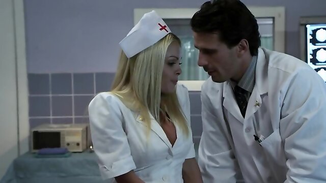 Nurse in love is carnal with doctor who needs just to make it