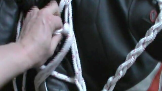 Hogtied bikerslave escapes from hojojutsu 