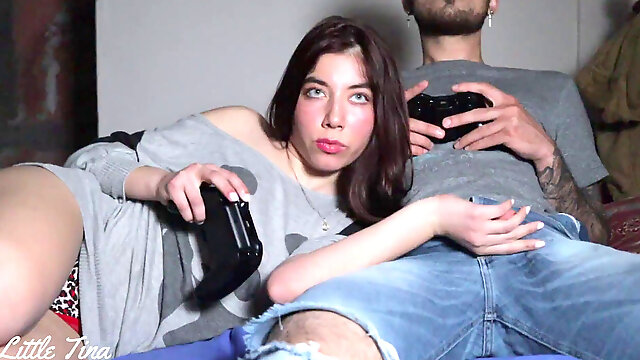 Massive cumshot, culonas