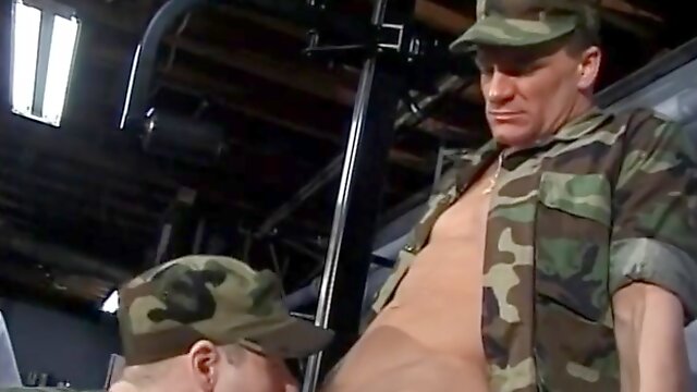Buff Soldier Is Sucked Off By His Skinny Friend In The Gym