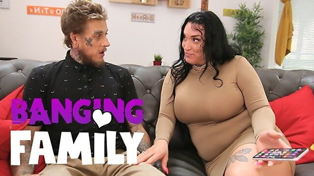 Banging Family - I Nails my Girlfriend's Busty Mom