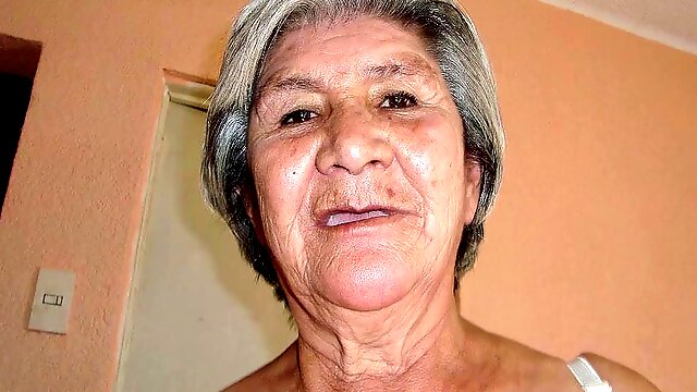 Granny Latina, Grandma Solo