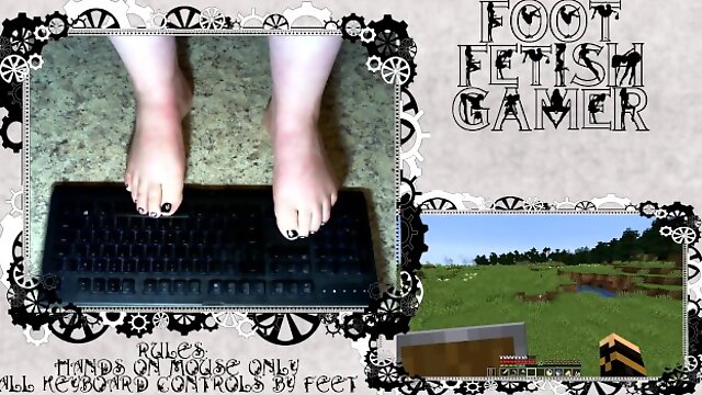 Sexy Gamer Girl Playing Minecraft with her Feet