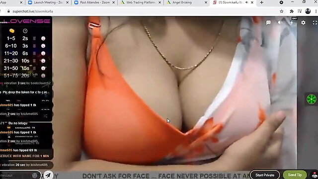 Desi Aunty live boobs