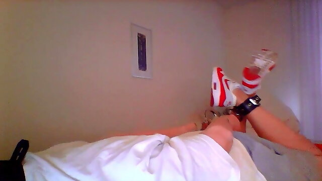 Selfbondage mit geliehenen AirmMax1