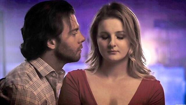 Good-looking chick Eliza Eves gets nicely fucked in the cowgirl pose