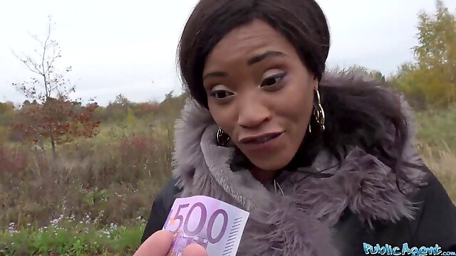 British Ebony Queen Kiki Minaj Fucked Outside