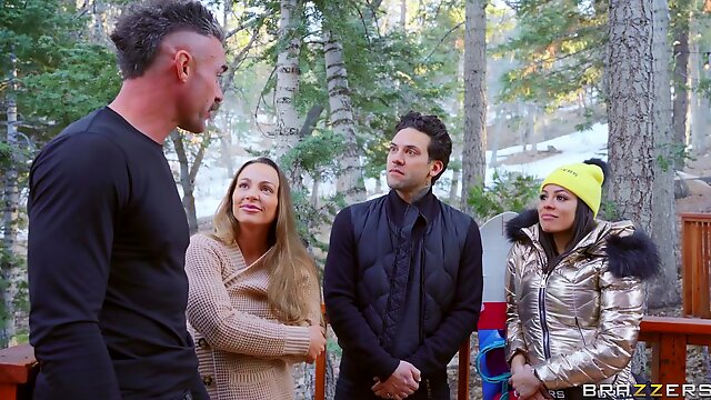 Snowbanging Sneaky Hardcore sex at Sky Resourt with Charles Dera and Luna Star