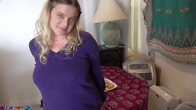 Stepmom has treats and sex after school