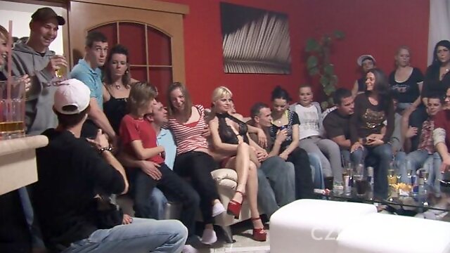 Massenficken, Mass Orgy