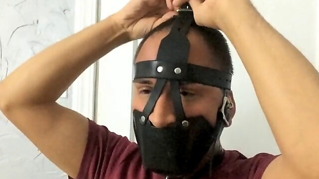 Selfbondage, scruffy