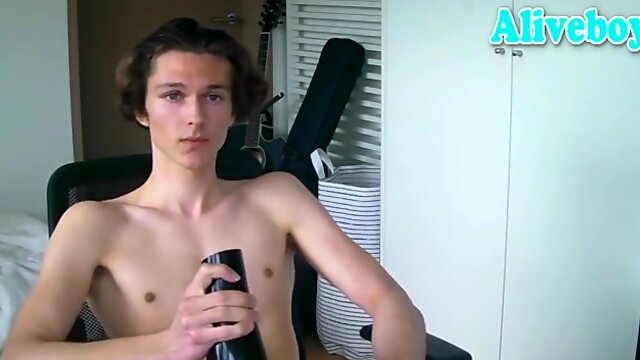 Gay Skinny Boy Solo