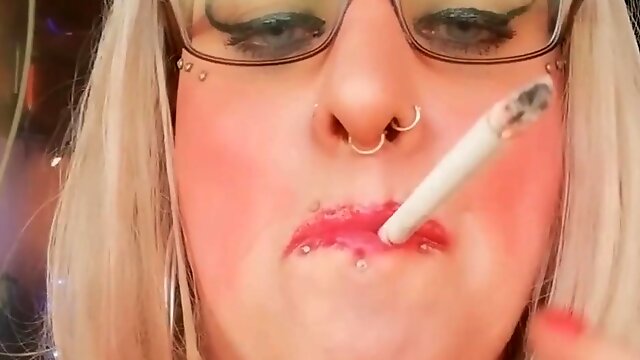 Blond Transsexual Stefanie gorgeous smoking