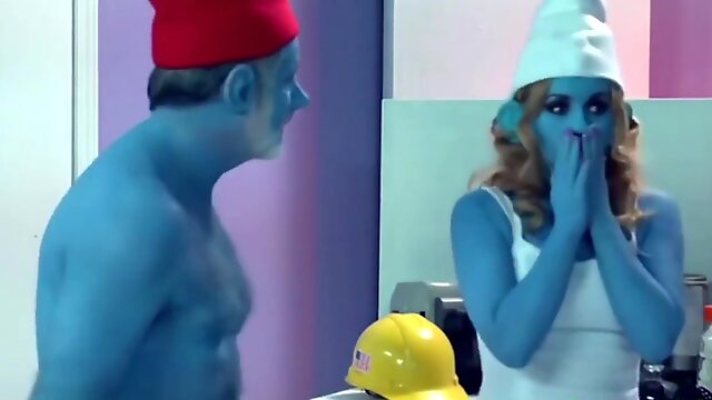 The Smurf, Lexi Belle