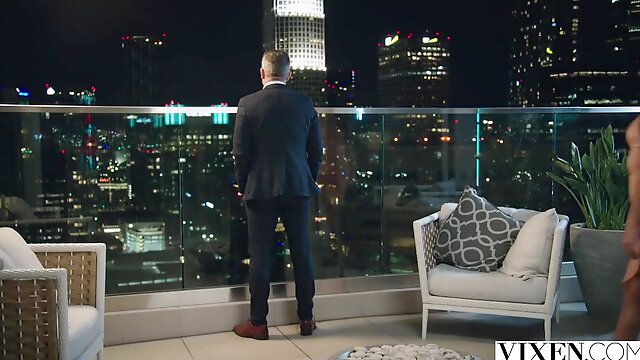 Seductive Chess Pro Vanna Has All The Winning Moves