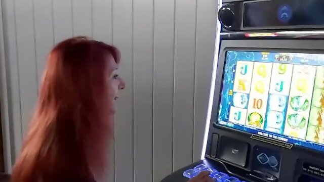 Casino Slut - MMF Threeway