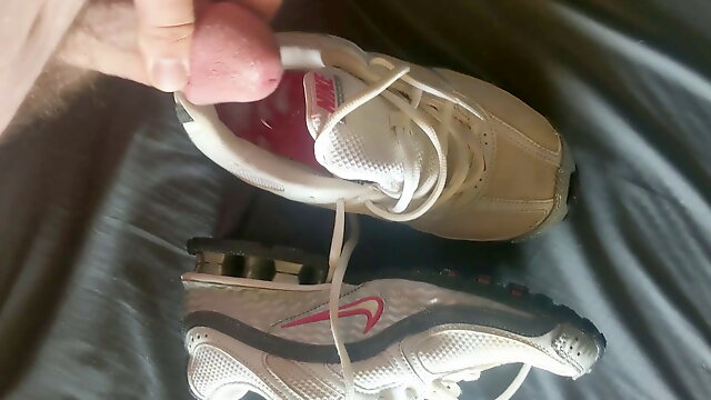 Nike reax cumshot comp