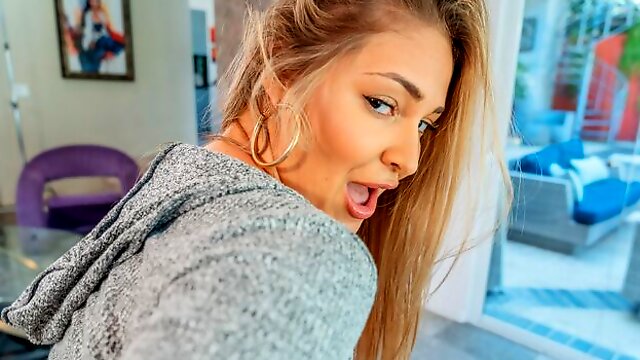 Sensual doll with huge boobs Gizelle Blanco likes hardcore sex