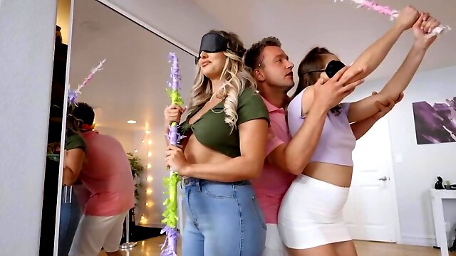 Threesome fuck is more interesting for the chicks than a pinata